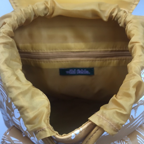 Wild Fable mini backpack, gold and white, NWT - Picture 4 of 6